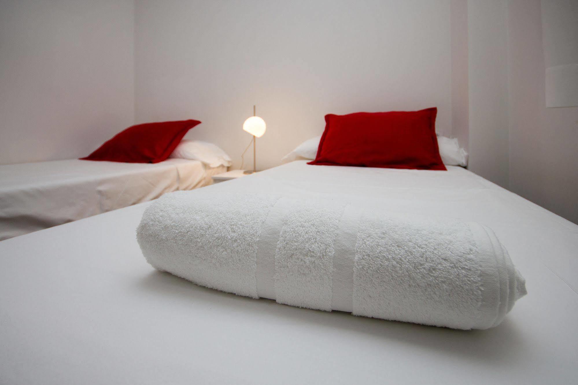 Oyo Style Apartments Puerto Valencia Eksteriør bilde