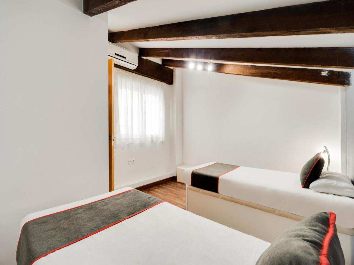 Oyo Style Apartments Puerto Valencia Eksteriør bilde